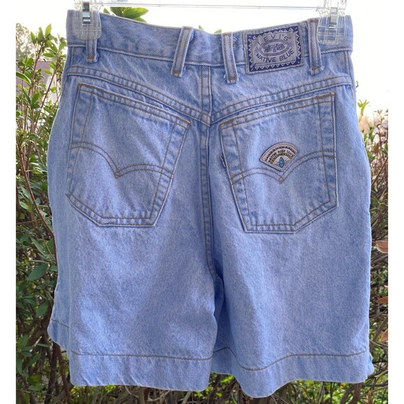 Levi's Denim - Native Blue Levi’s Jeans Women Size 3 Blue Mom Light Wash Denim Shorts 80s VTG